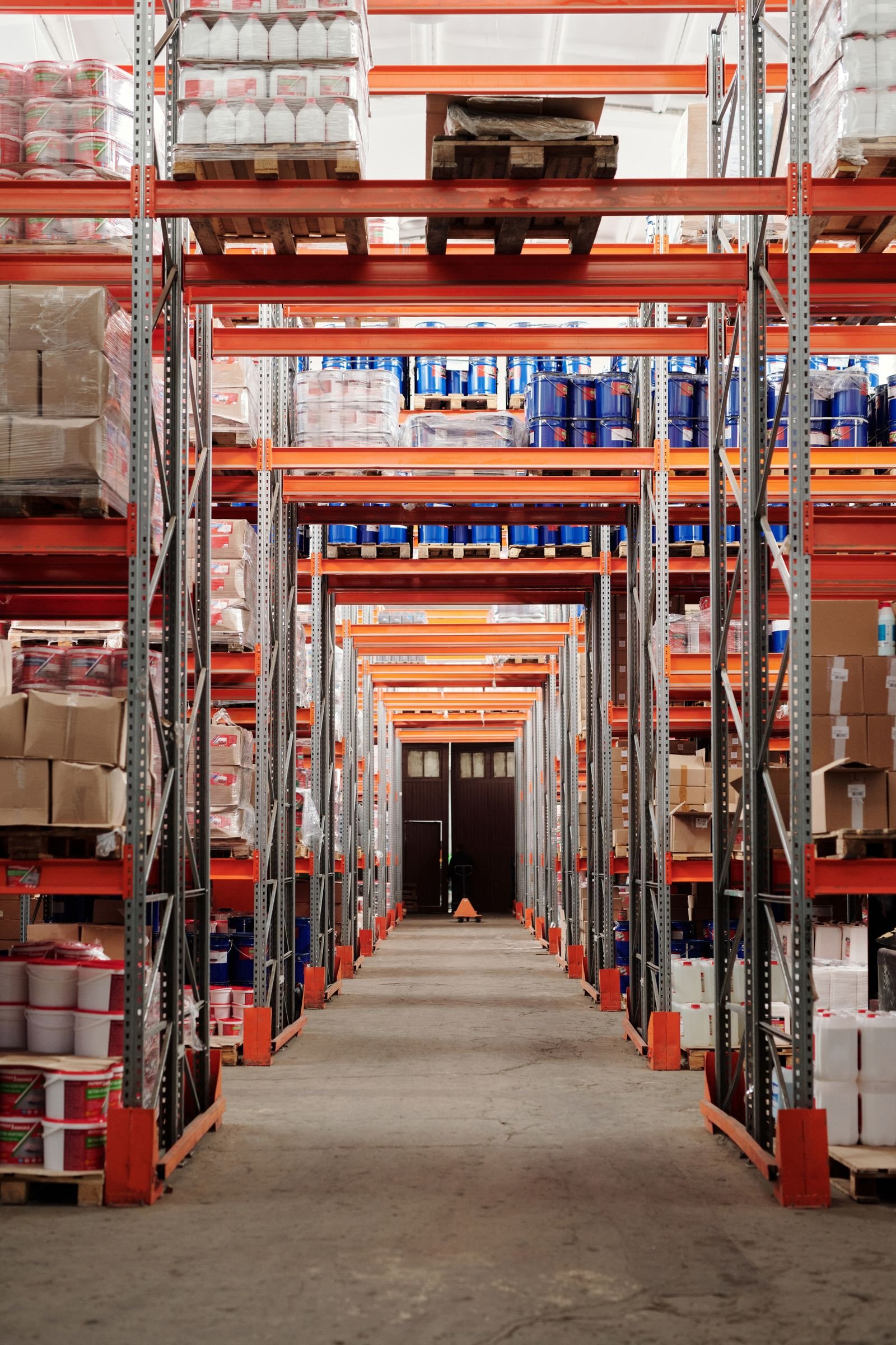 Organized building material warehouse